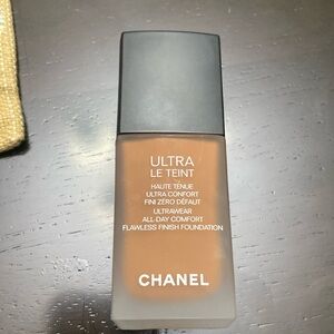 Chanel Ultra Le Teint foundation